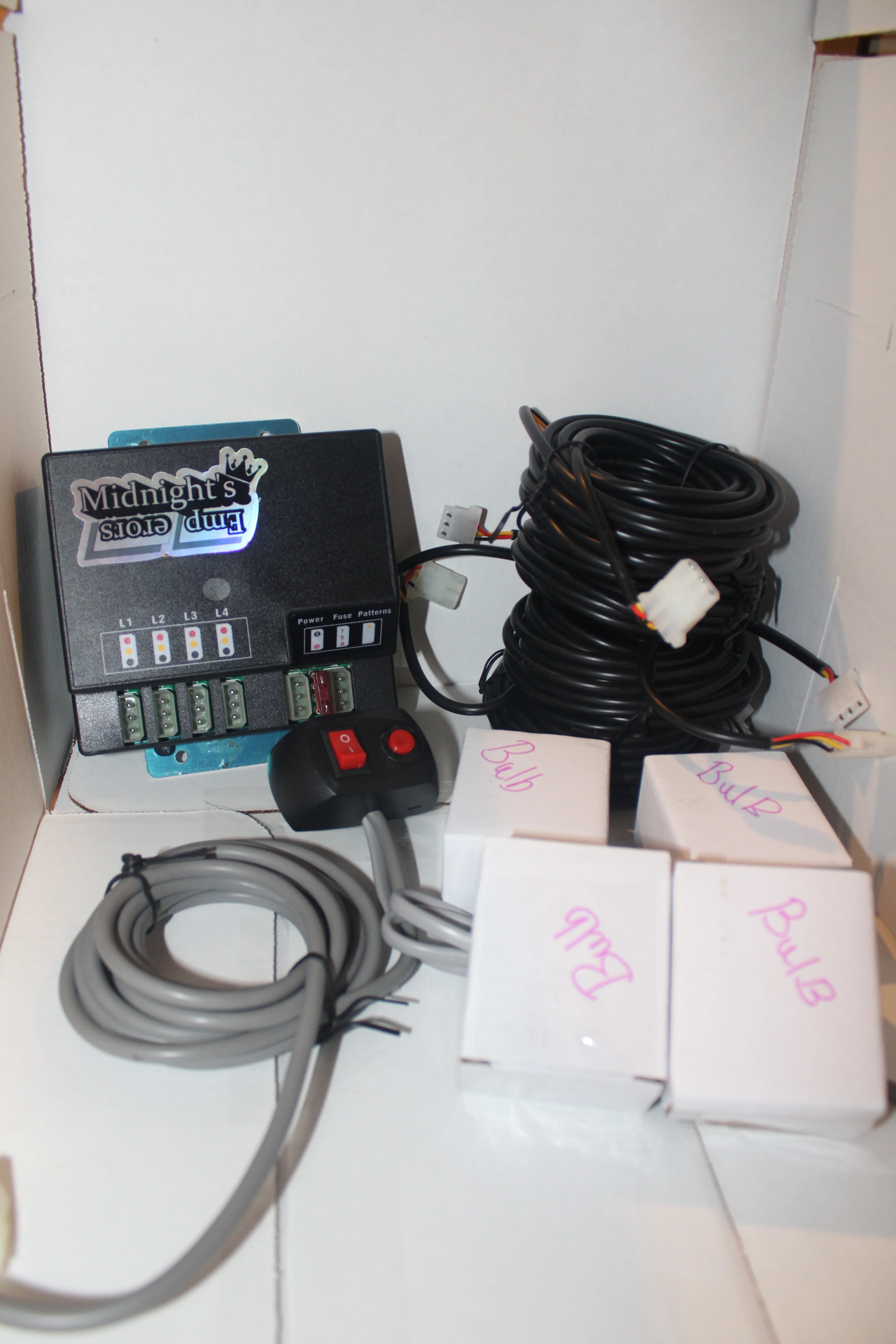 Midnight’s Emperors Super Bright 80watt strobe kit